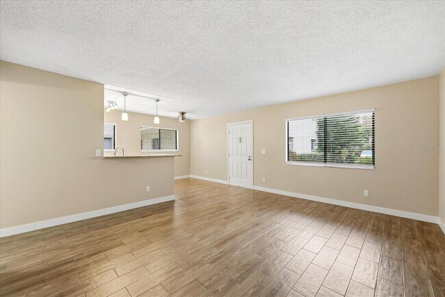 Building Photo - 3300 Fox Chase Cir