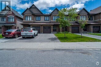 Building Photo - 71 Fallengale Cres