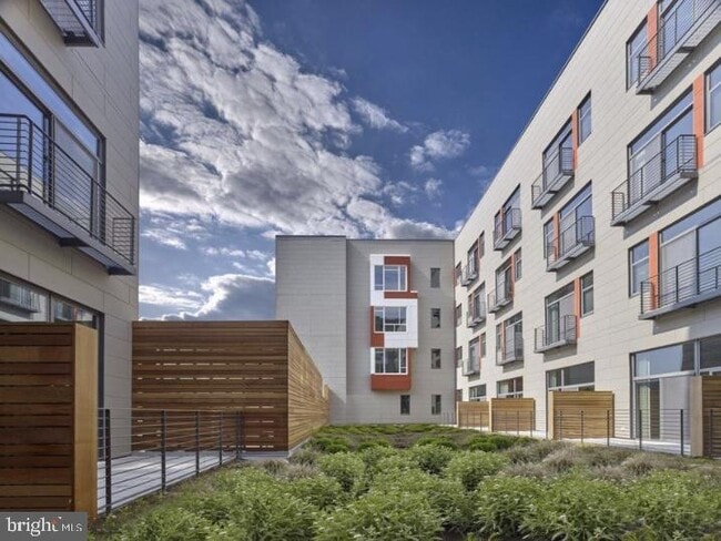 Building Photo - 1127 Sansom St