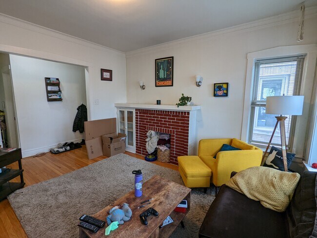 Building Photo - 4154 N Spaulding Ave
