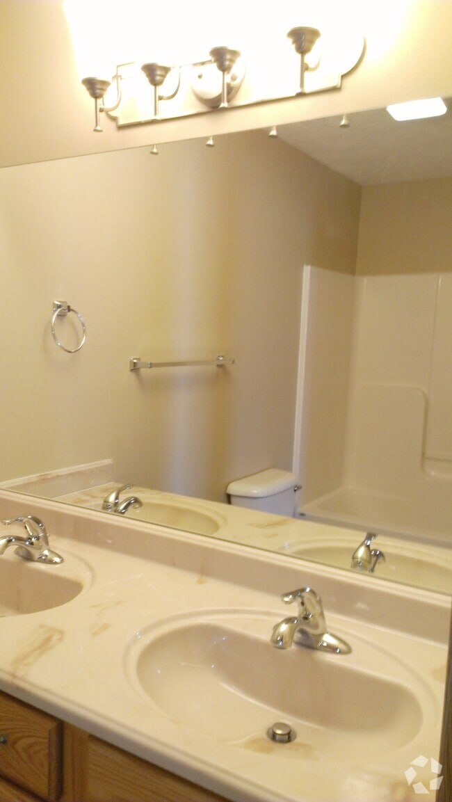 Building Photo - 3282 Buckland Square
