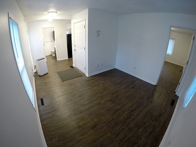 Open concept living area - 101 Parkway Ave