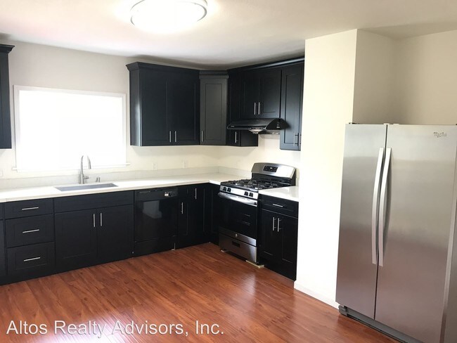 Building Photo - 483 N 16th St