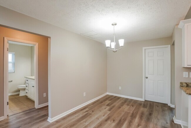 Building Photo - 4140 Spring Way Cir