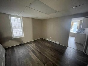Building Photo - 663 E Market St