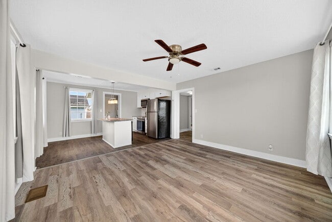 Building Photo - 1114 McKenzie Ave