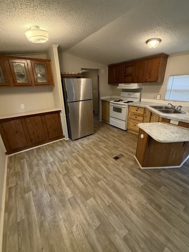 Building Photo - 51 Platinum Dr
