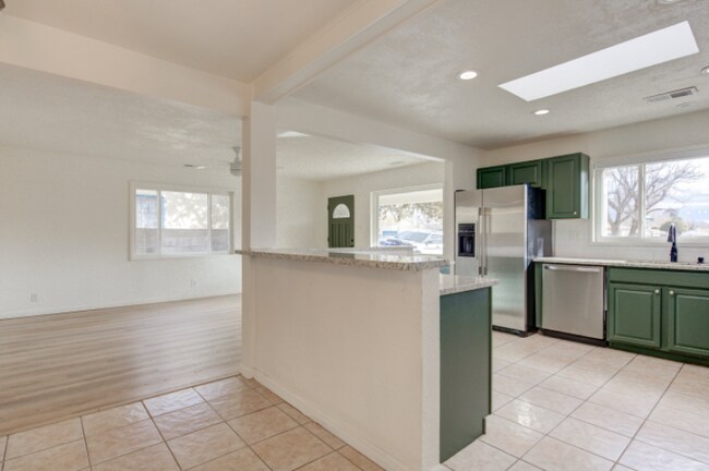 Foto del edificio - 7601 Hannett Ave NE