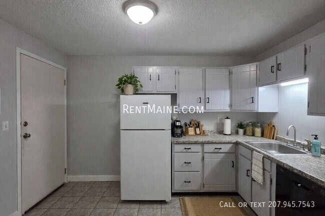 Foto del edificio - 10 Tall Pines Dr