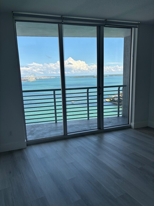 Foto del edificio - 950 Brickell Bay Dr