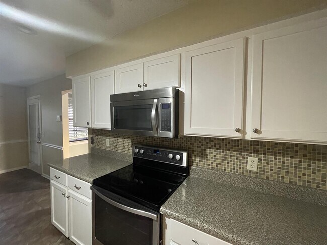 Building Photo - 801 Grove Pl