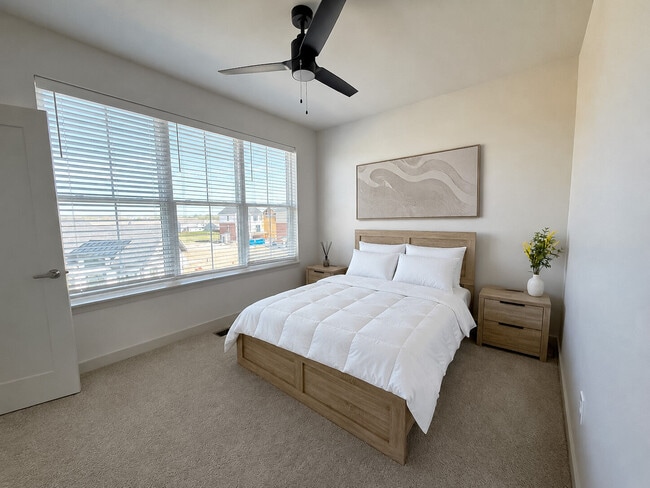 Building Photo - Whitman Villas