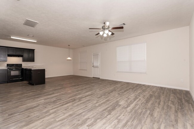 Building Photo - 2851 Silver Tree