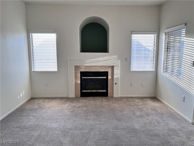 Foto del edificio - 8250 N Grand Canyon Dr