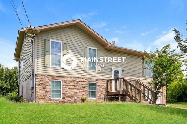 Foto del edificio - 5 Bedroom Pet-Friendly Home in TRUSSVILLE, AL with Main Street Renewal