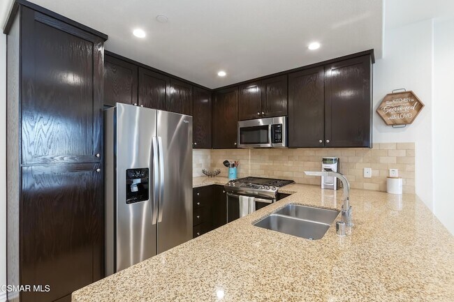 Foto del edificio - 327 Newbury Vista Ln