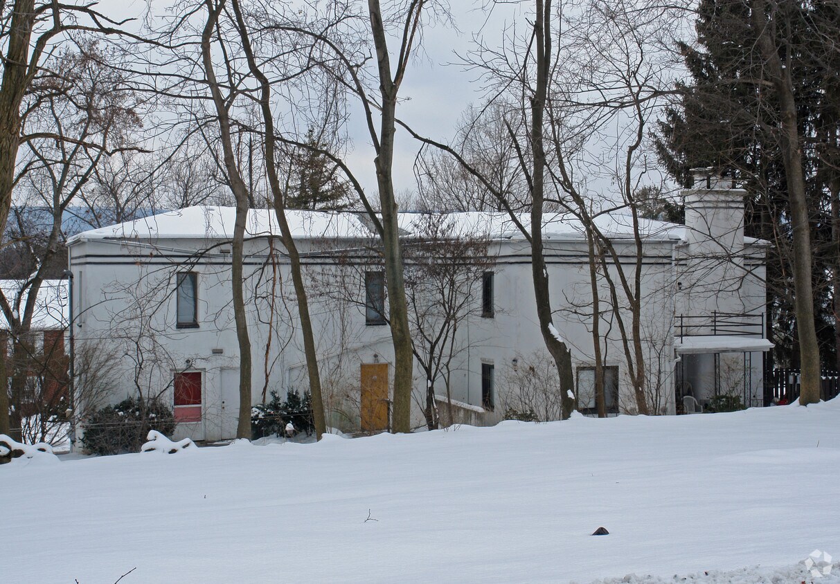 Foto del edificio - 169 W Prospect Ave
