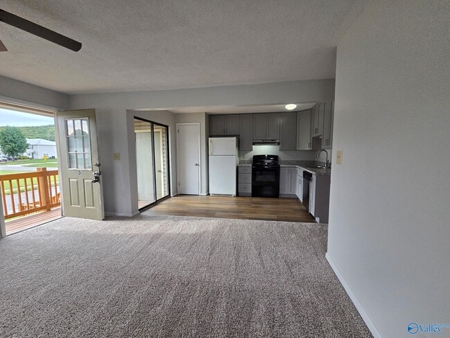 Foto del edificio - 12100 Carriage Ct SE