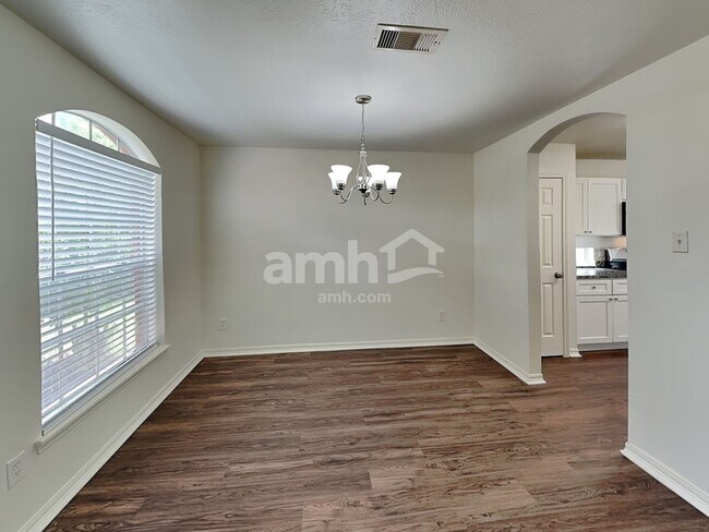 Foto del edificio - 6027 Coventry Falls