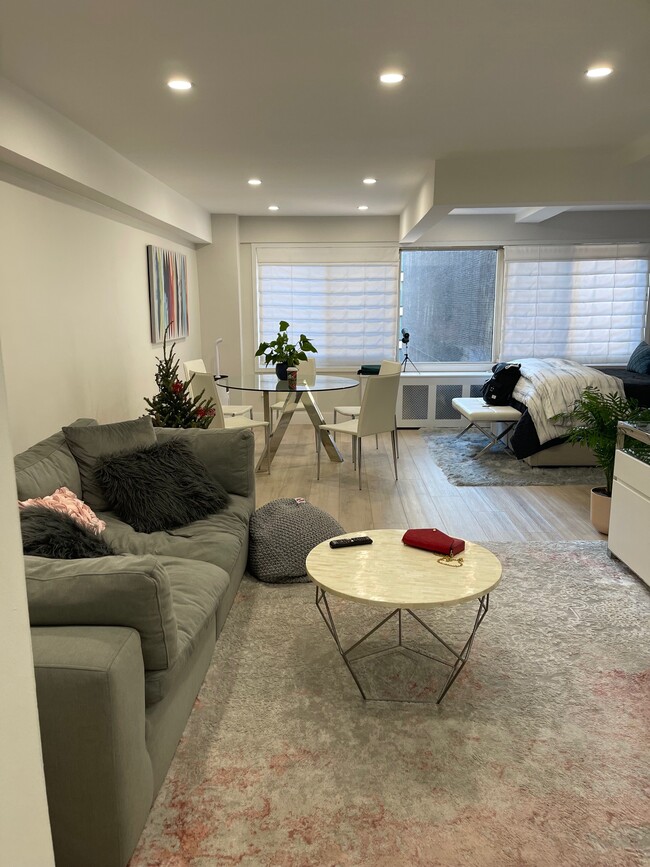 Foto del edificio - 240 E 55th St