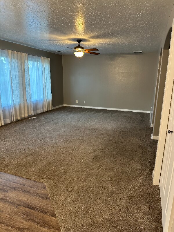 Foto del edificio - 2801 W Lost Rapids Dr
