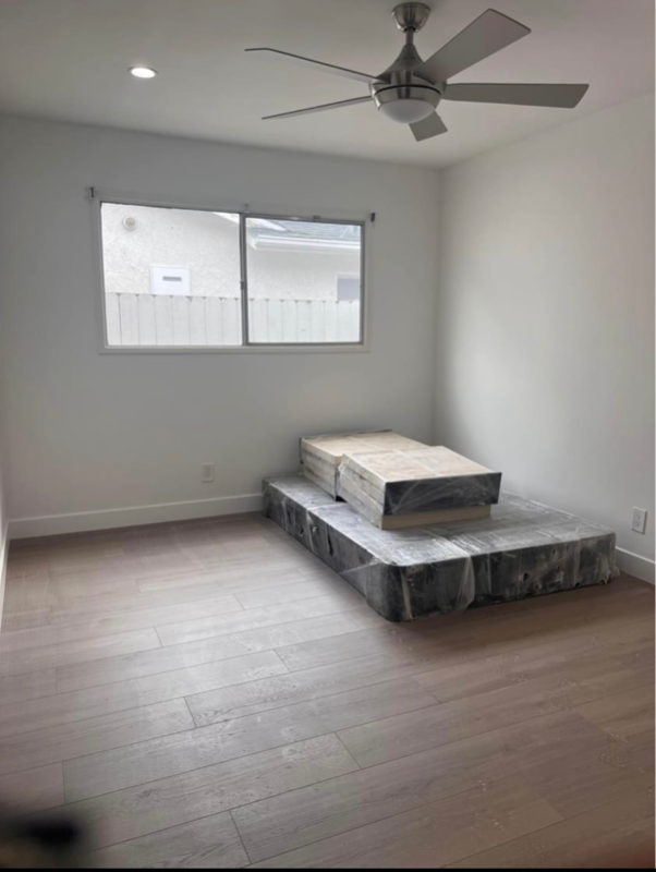 Foto del edificio - 24325 Hartland St