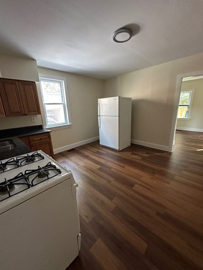 Building Photo - 428 Talcott Ave