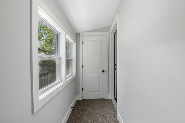 Building Photo - 751 Veto St NW