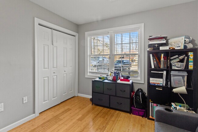 Foto del edificio - 1710 Charles St