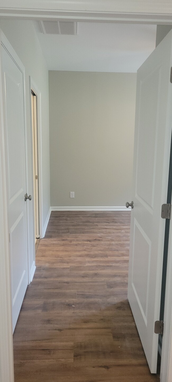 Building Photo - 216 Legion Dr