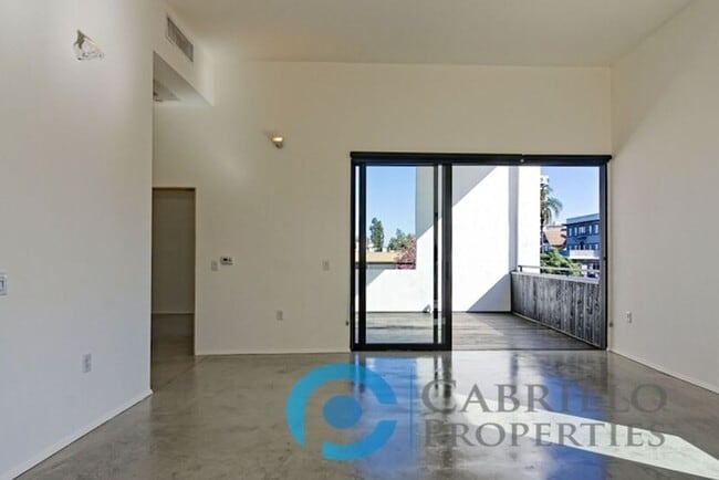 Foto del edificio - 2870 Fourth Ave