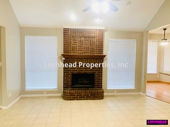 Foto del edificio - 2302 Lawton Ln
