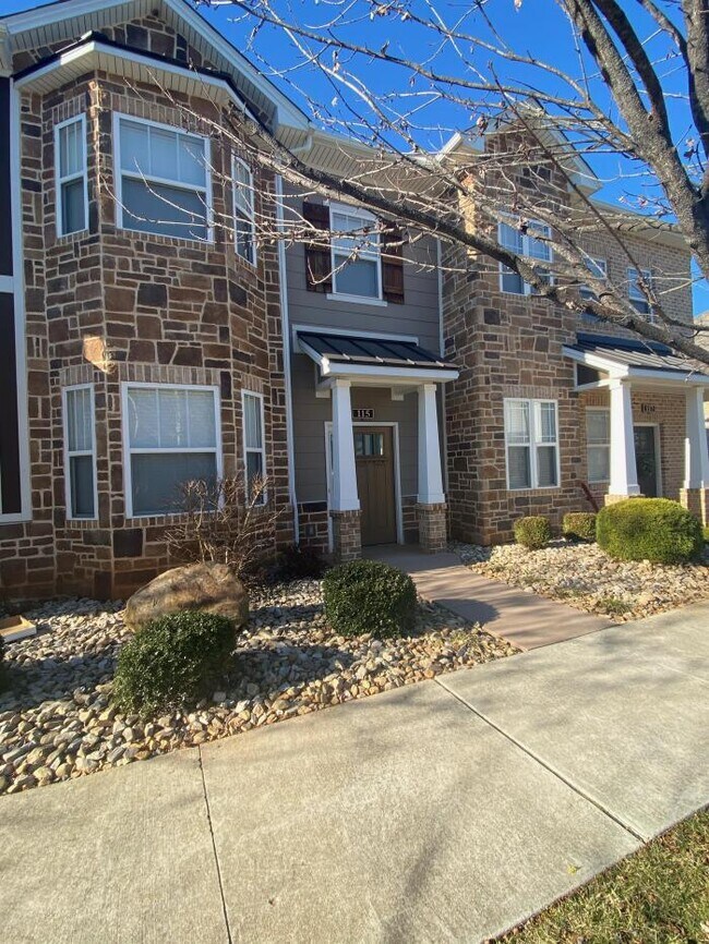 Building Photo - 3 bedroom in Lynchburg VA 24502