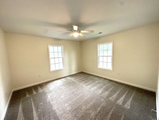 Foto del edificio - Bright & Modern 2BR/1BA - Outside City Limits