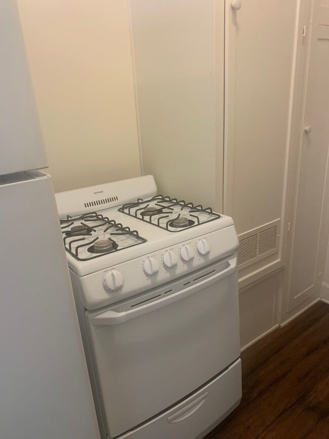 Building Photo - Mission Hills Studio