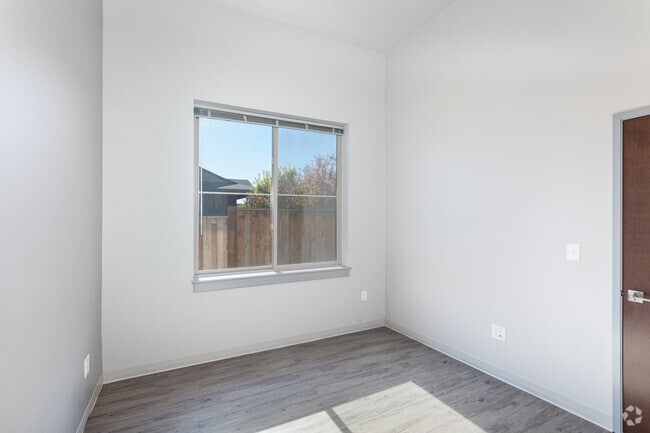 2BR, 2BA - 1,060SF - Spanish Peak Apartments