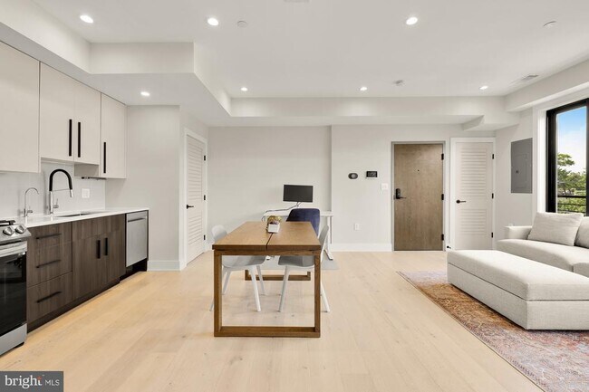 Foto del edificio - 3933 14th St NW