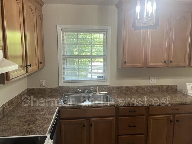 Foto del edificio - 106 Rosemary Ln