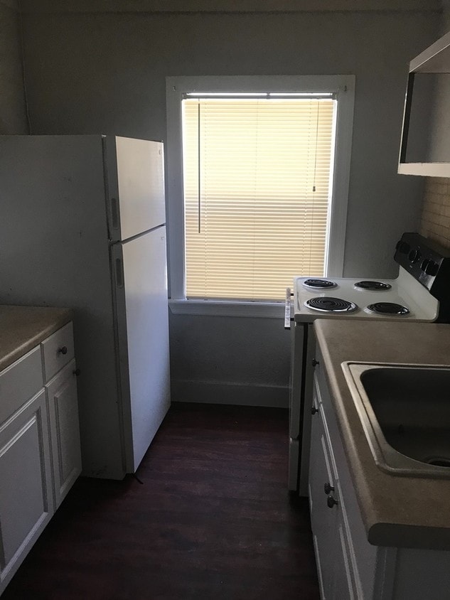 Primary Photo - Great 3 bedroom/2 bath central air apartment