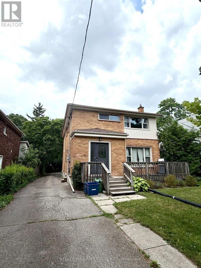 Building Photo - 196 Emery St E