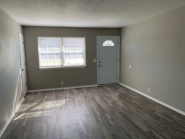 Foto del edificio - 3037 W 15th St