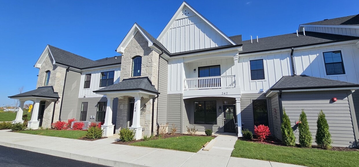 Primary Photo - Chestnut - 2Br/2Ba Rental Home - First Floor
