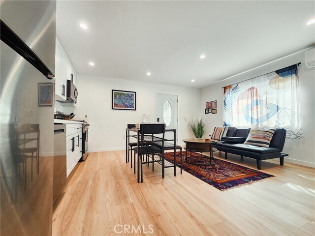 Foto del edificio - 22131 Bassett St