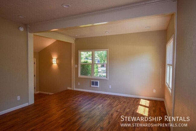 Photo - 754 W 12th Ave Apartment