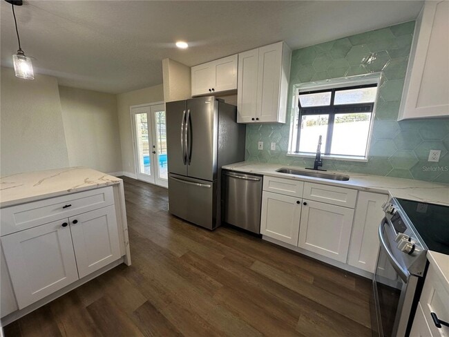 Building Photo - 1611 Canal Ct
