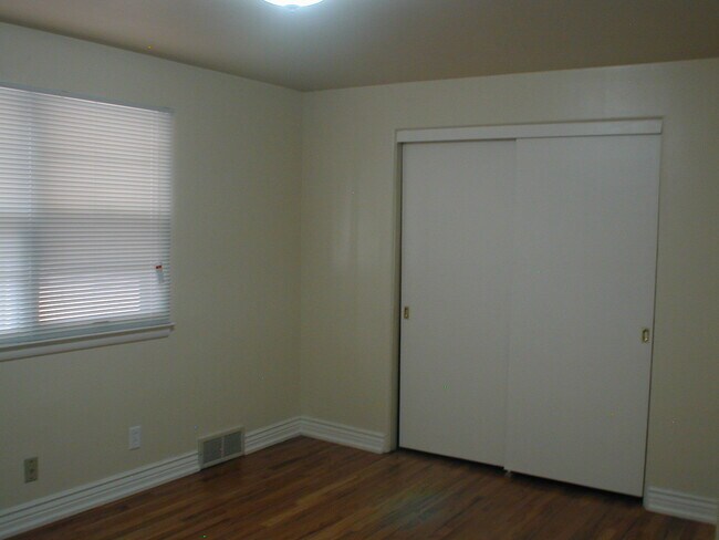 Foto del edificio - House For Lease
