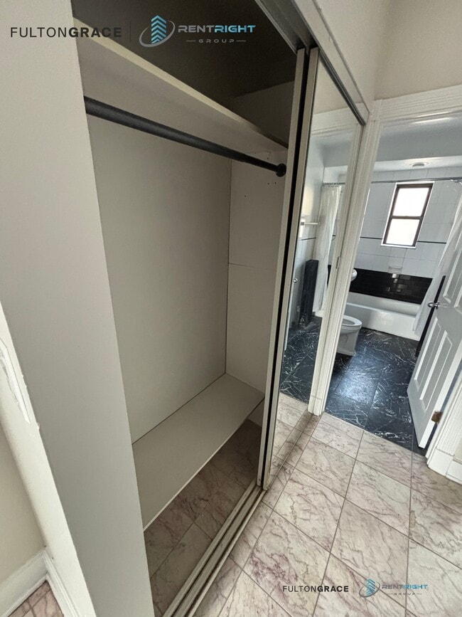 Building Photo - 4236 N Broadway