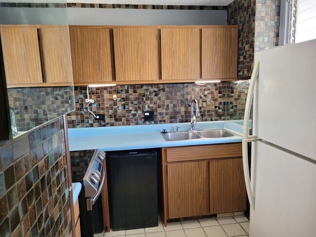 Foto del edificio - Newly Renovated 1bd, 1ba, Assigned 1pkg 648sqft. for $2200