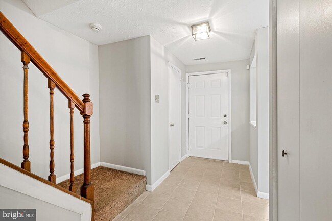 Building Photo - 1635 Forest Park Dr