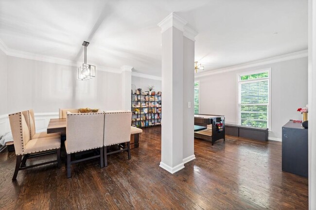 Foto del edificio - 144 Wetherbrooke Ln